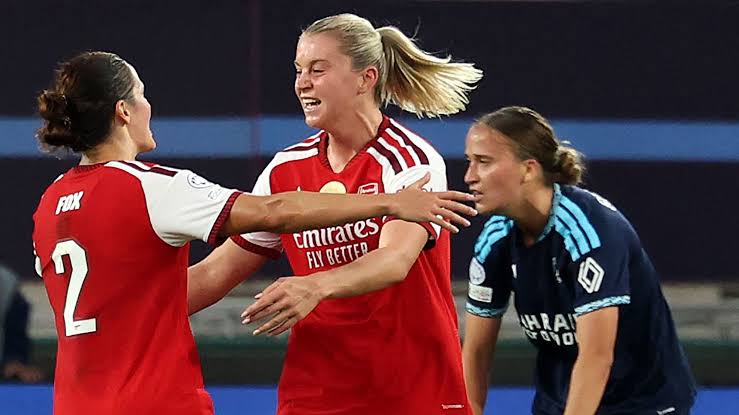 Handball Leah Williamson